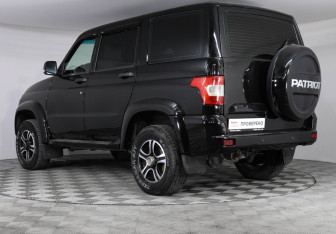 Подержанный автомобиль УАЗ Patriot 2017 года (4 фото)