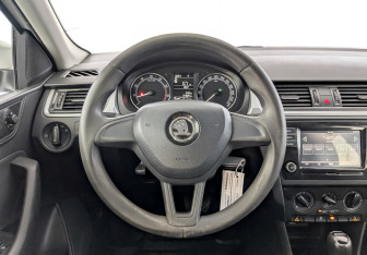 Подержанный автомобиль Skoda Rapid Liftback 2018 года (21 фото)
