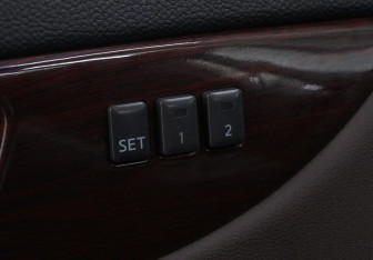 Подержанный автомобиль Infiniti EX 2008 года (17 фото)