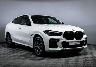 Подержанный автомобиль BMW X6 2021 года (3 фото)