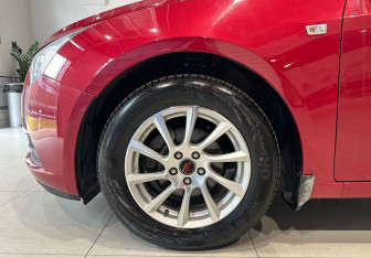 Подержанный автомобиль Chevrolet Cruze Sedan 2011 года (19 фото)