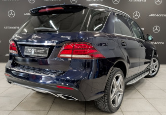Подержанный автомобиль Mercedes-Benz GLE 2017 года (5 фото)