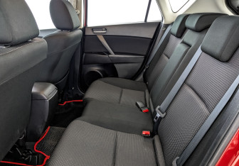 Подержанный автомобиль Mazda 3 Hatchback 2012 года (18 фото)