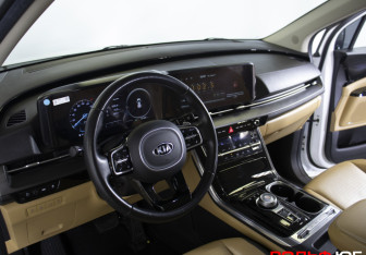 Подержанный автомобиль Kia Carnival 2020 года (9 фото)