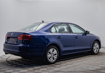 Подержанный автомобиль Volkswagen Jetta Sedan 2014 года (5 фото)