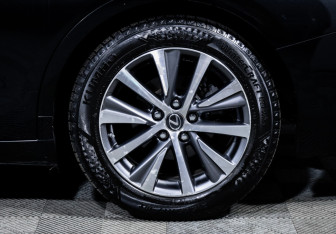 Подержанный автомобиль Lexus ES 2019 года (15 фото)