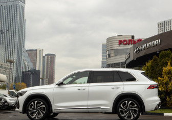 Подержанный автомобиль Geely Monjaro 2023 года (6 фото)