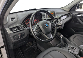 Подержанный автомобиль BMW X1 2017 года (18 фото)