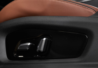 Подержанный автомобиль Omoda C5 2023 года (12 фото)