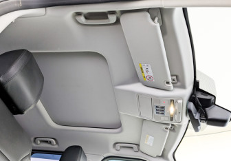 Подержанный автомобиль Land Rover Discovery 2018 года (23 фото)