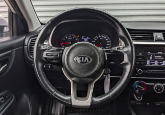 Подержанный автомобиль Kia Rio Hatchback 2021 года (22 фото)