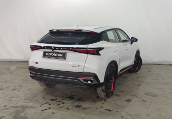 Подержанный автомобиль Omoda C5 2023 года (6 фото)