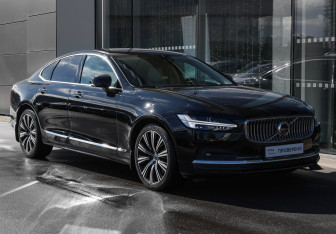 Подержанный автомобиль Volvo S90 2021 года (3 фото)