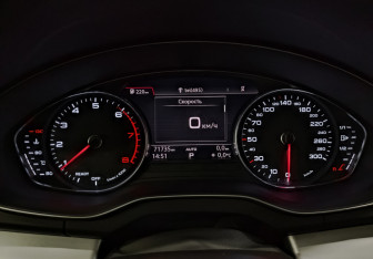 Подержанный автомобиль Audi Q5 2020 года (12 фото)