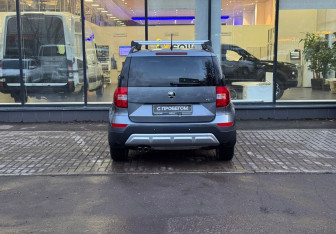 Подержанный автомобиль Skoda Yeti 2014 года (7 фото)