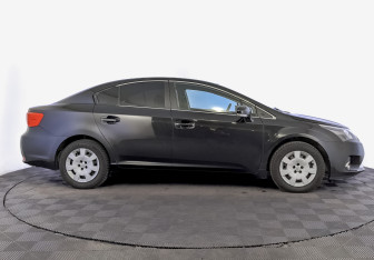 Подержанный автомобиль Toyota Avensis Sedan 2012 года (4 фото)