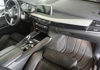 Подержанный автомобиль BMW X6 2019 года (11 фото)