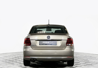 Подержанный автомобиль Volkswagen Polo Sedan 2018 года (6 фото)