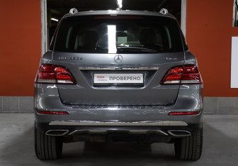 Подержанный автомобиль Mercedes-Benz GLE 2017 года (6 фото)