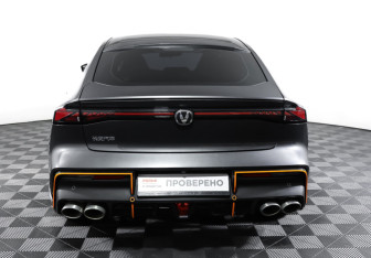 Подержанный автомобиль Changan UNI-V 2023 года (6 фото)