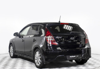 Подержанный автомобиль Hyundai i30 Hatchback 2011 года (7 фото)