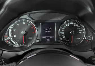 Подержанный автомобиль Audi Q5 2015 года (11 фото)