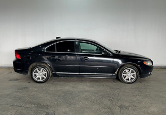 Подержанный автомобиль Volvo S80 2011 года (4 фото)