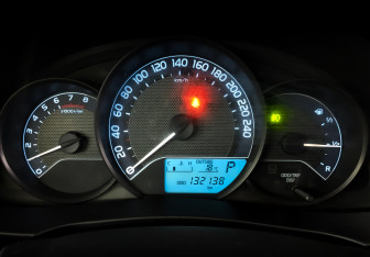 Подержанный автомобиль Toyota Corolla Sedan 2015 года (13 фото)