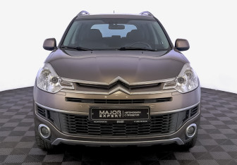 Подержанный автомобиль Citroen C-Crosser 2011 года (2 фото)