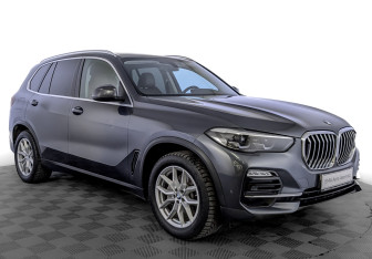 Подержанный автомобиль BMW X5 2020 года (3 фото)