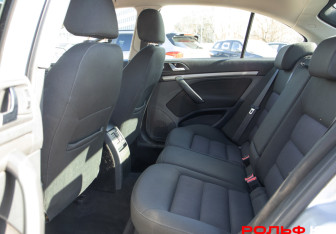 Подержанный автомобиль Skoda Octavia Liftback 2008 года (8 фото)