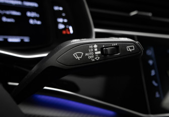 Подержанный автомобиль Audi SQ8 2024 года (17 фото)