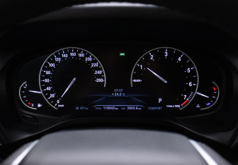 Подержанный автомобиль BMW X3 2020 года (12 фото)
