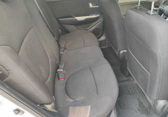 Подержанный автомобиль Kia Rio Sedan 2012 года (11 фото)