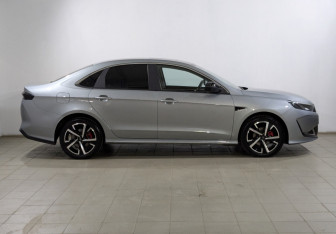 Подержанный автомобиль Kaiyi E5 2023 года (11 фото)