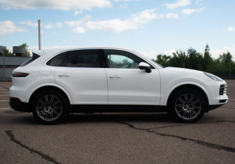 Подержанный автомобиль Porsche Cayenne 2019 года (4 фото)