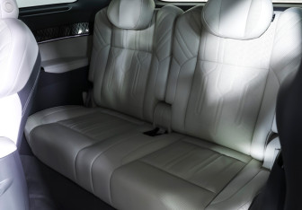 Подержанный автомобиль Zeekr 009 2023 года (19 фото)