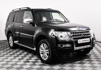 Подержанный автомобиль Mitsubishi Pajero 2017 года (3 фото)