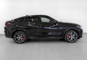 Подержанный автомобиль BMW X6 2020 года (4 фото)