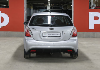 Подержанный автомобиль Kia Rio Hatchback 2011 года (6 фото)