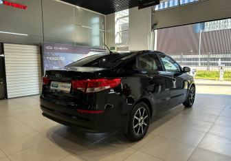 Подержанный автомобиль Kia Rio Sedan 2015 года (4 фото)