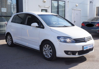 Подержанный автомобиль Volkswagen Golf Plus 2011 года (3 фото)
