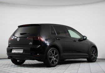 Подержанный автомобиль Volkswagen Golf Hatchback 2014 года (5 фото)