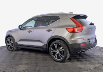 Подержанный автомобиль Volvo XC40 2020 года (7 фото)