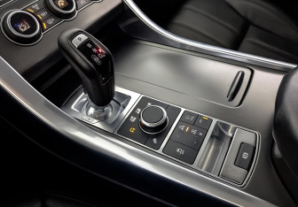 Подержанный автомобиль Land Rover Range Rover Sport 2015 года (28 фото)