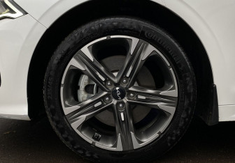 Подержанный автомобиль Kia K5 2022 года (9 фото)