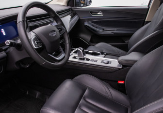 Подержанный автомобиль Omoda S5 2023 года (10 фото)