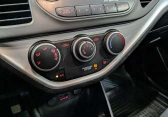 Подержанный автомобиль Kia Picanto 2011 года (23 фото)