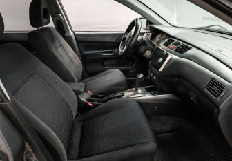 Подержанный автомобиль Mitsubishi Lancer Sedan 2006 года (9 фото)