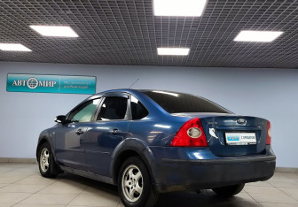 Подержанный автомобиль Ford Focus Sedan 2007 года (7 фото)